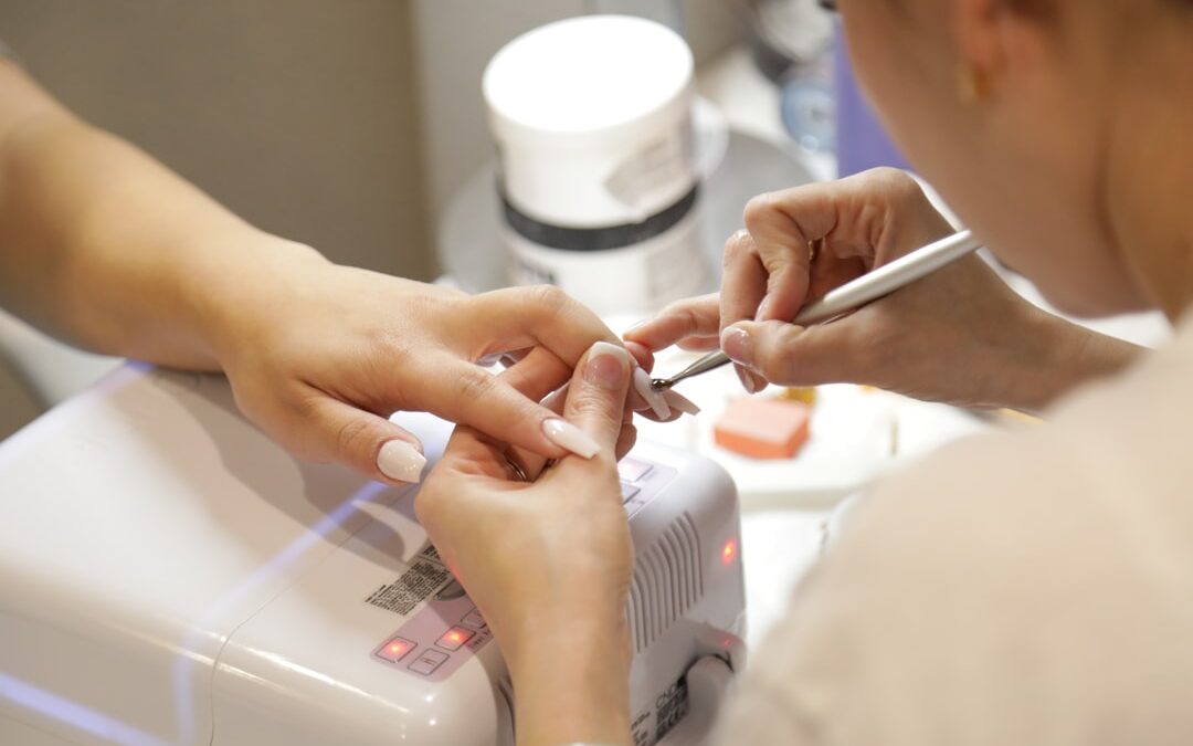 3 Nail Shapes That Make Mature Hands Look Elegant