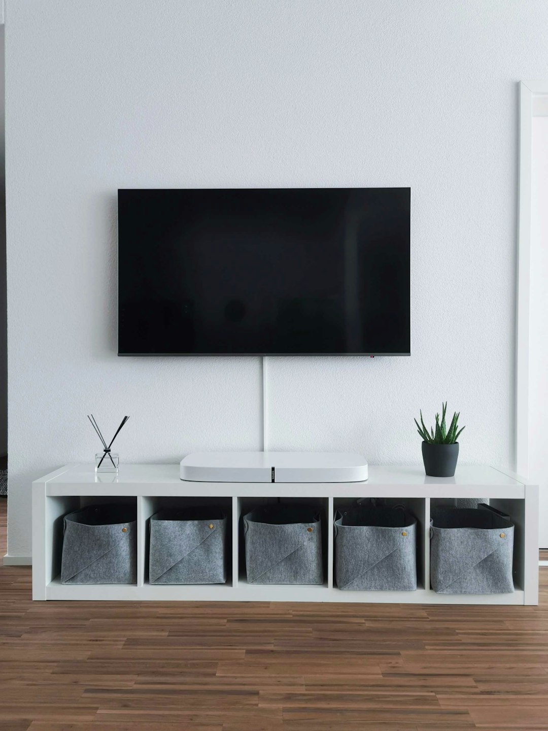 Samsung TV with Sonos  Playbase on Ikea stuff