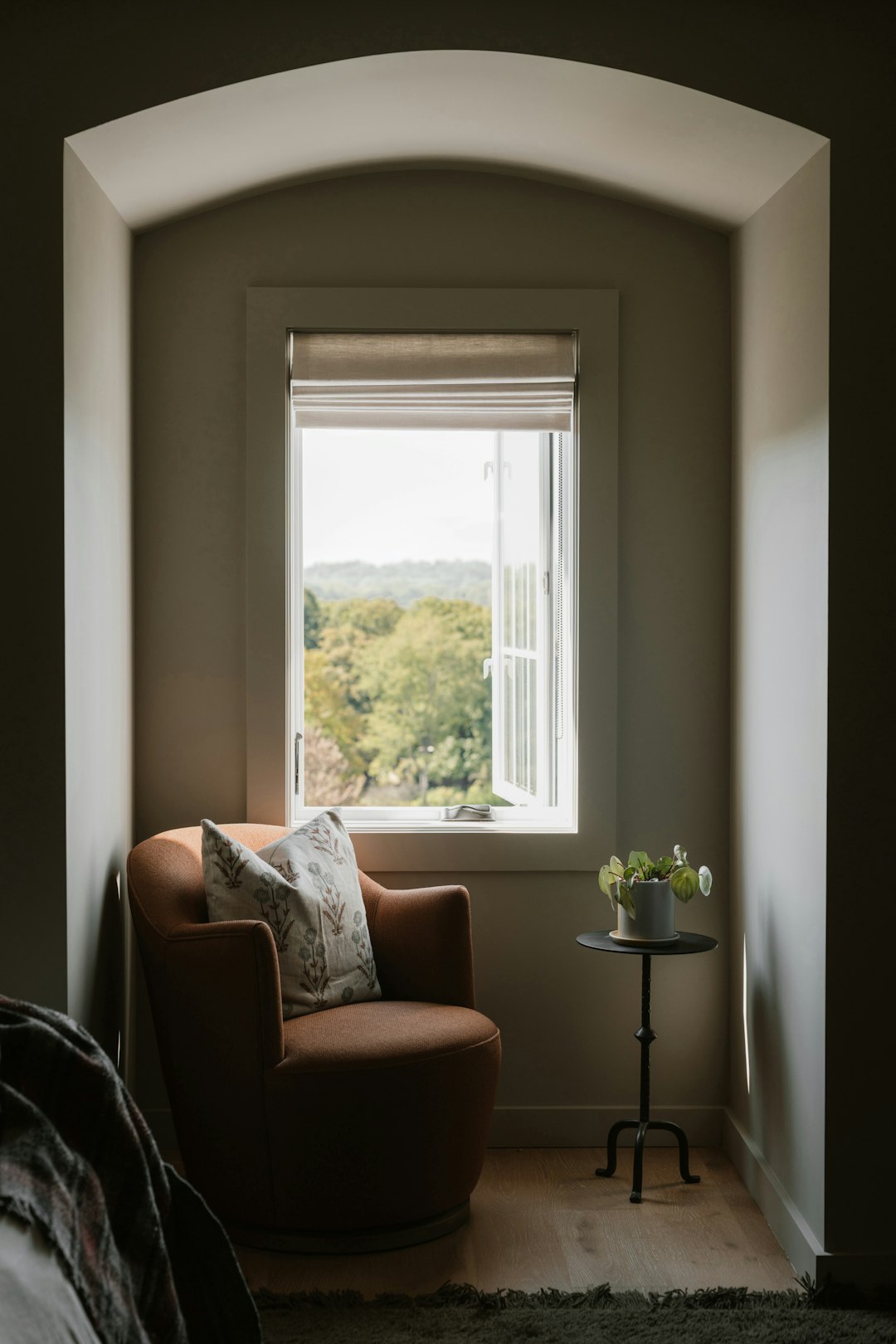 Reading Nook (IG: @clay.banks)